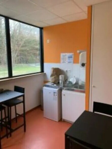 Office in Pessac to rent - Interior Photo - Image 3 of 9