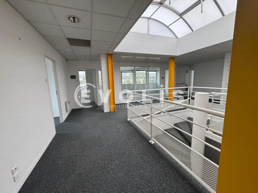 Office in Amiens to rent Building Photo- Image 1 of 6