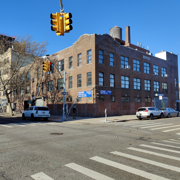 3607 36th Ave, Long Island City, NY for rent - Building Photo - Image 1 of 8