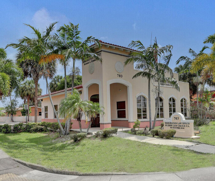 703 W Boynton Beach Blvd, Boynton Beach, FL for sale - Building Photo - Image 1 of 1