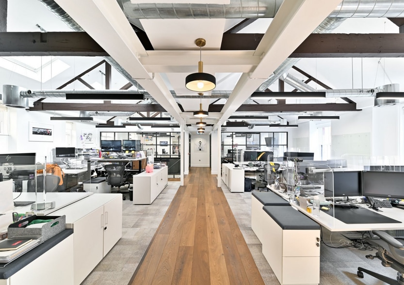 28-36 Headfort Pl, London to rent - Interior Photo - Image 3 of 7