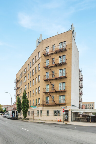 2104 Cross Bronx Expy, Bronx, NY for sale - Building Photo - Image 1 of 35