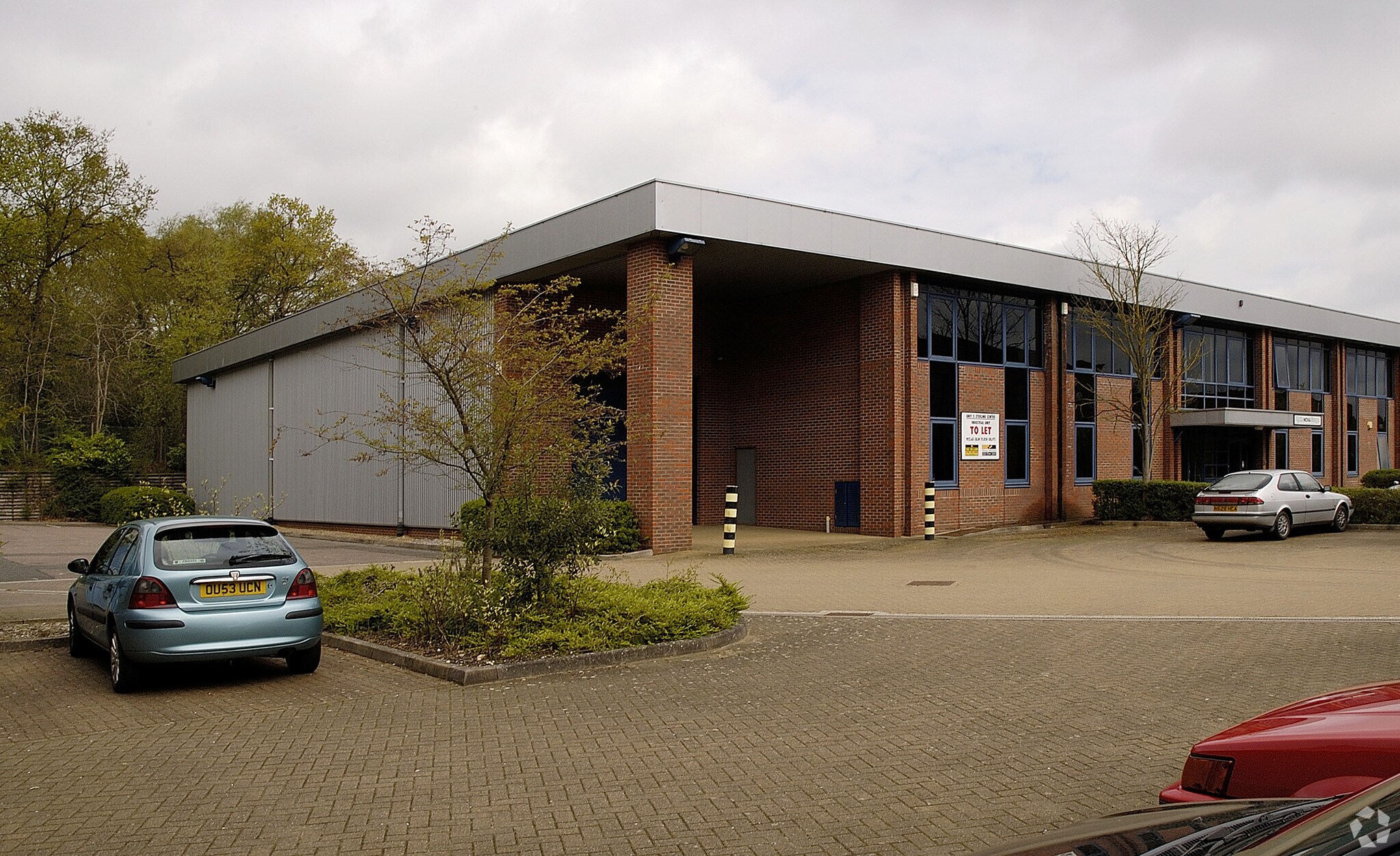 Eastern Rd, Bracknell for sale Primary Photo- Image 1 of 1