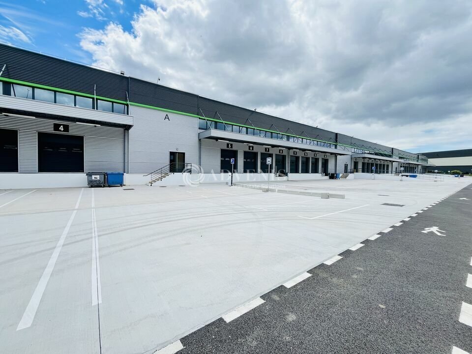 Industrial in Aulnay-sous-Bois to rent Building Photo- Image 1 of 8