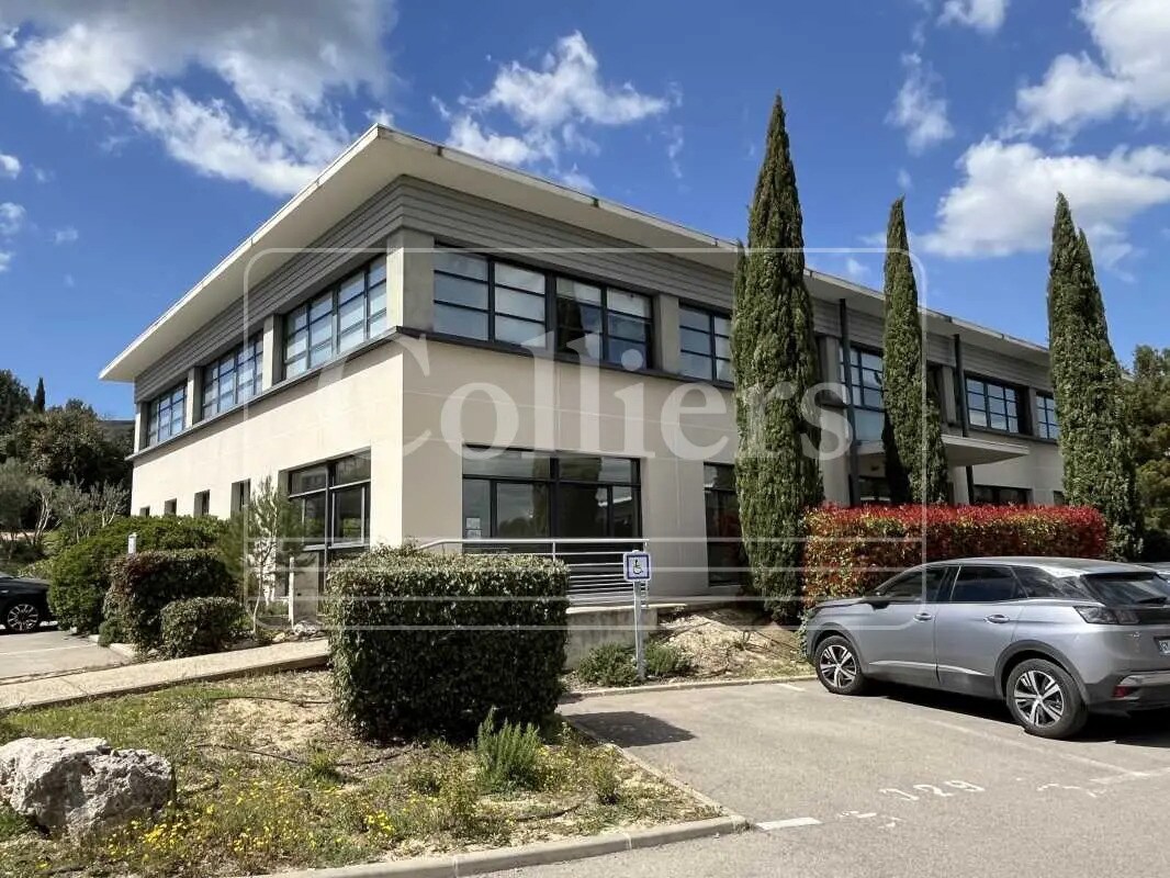 Office in Aix-en-Provence to rent Building Photo- Image 1 of 9