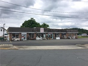 527 W Lebanon St, Mount Airy, NC for sale Primary Photo- Image 1 of 1