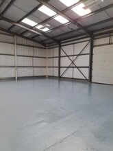 Airfield Industrial Estate, Eye to rent Interior Photo- Image 2 of 4