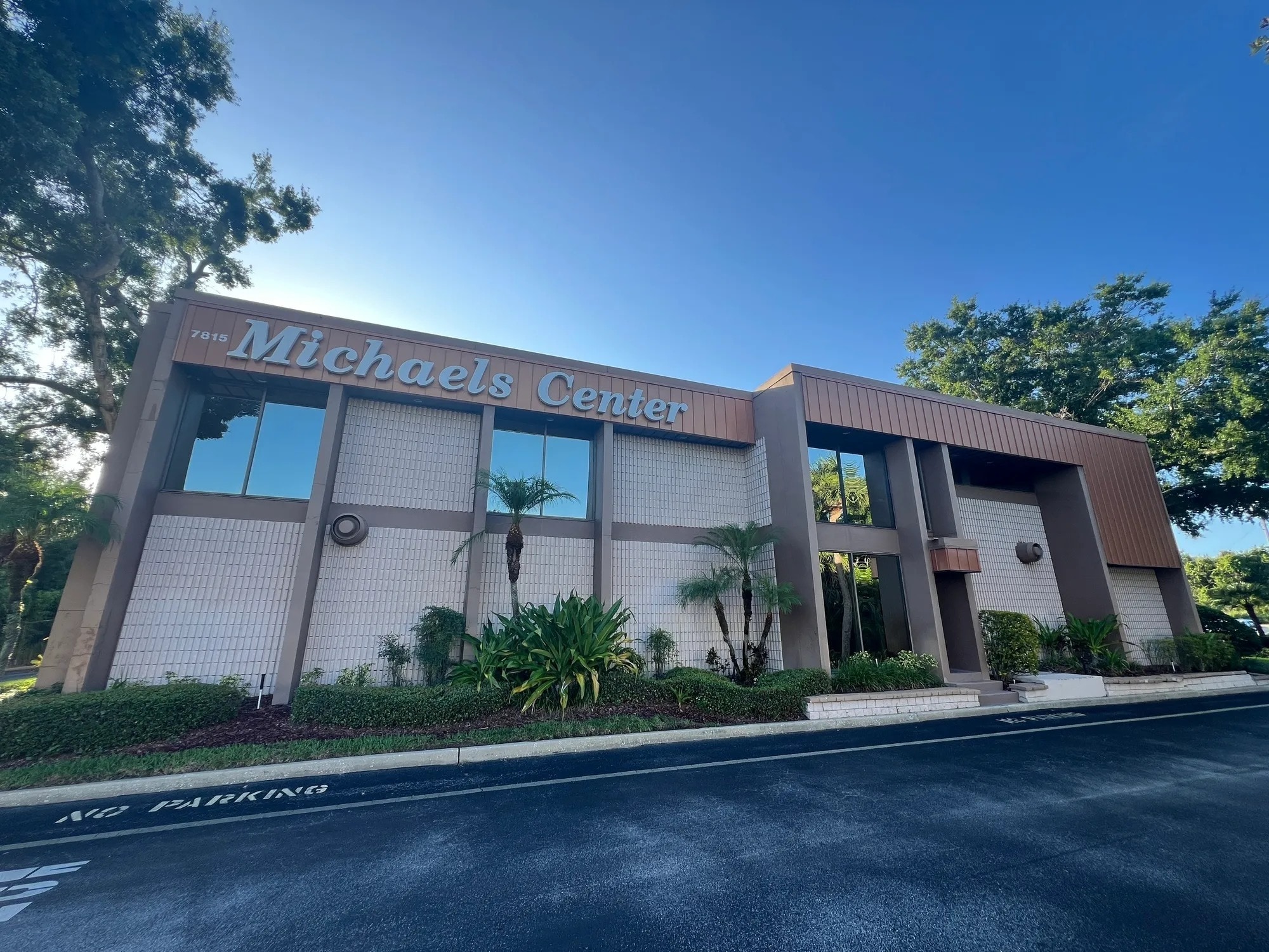 7815 N Dale Mabry Hwy, Tampa, FL to rent Building Photo- Image 1 of 11
