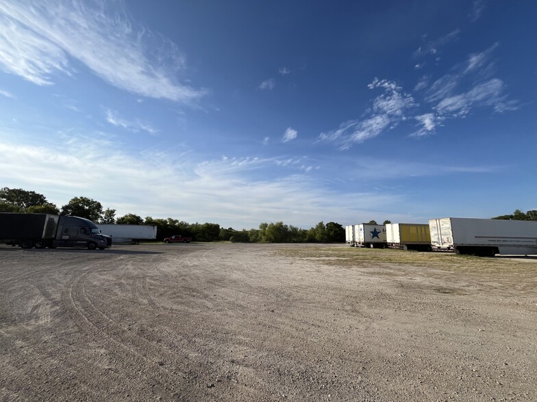 5326 Winneway Dr, San Antonio, TX for rent - Building Photo - Image 3 of 6