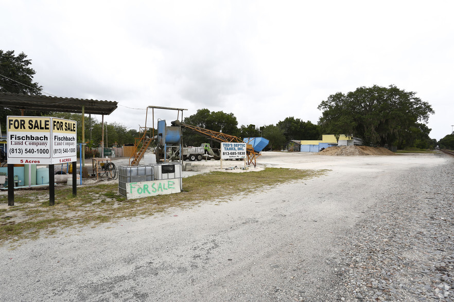 1601 S Kingsway Rd, Seffner, FL for sale - Primary Photo - Image 1 of 1