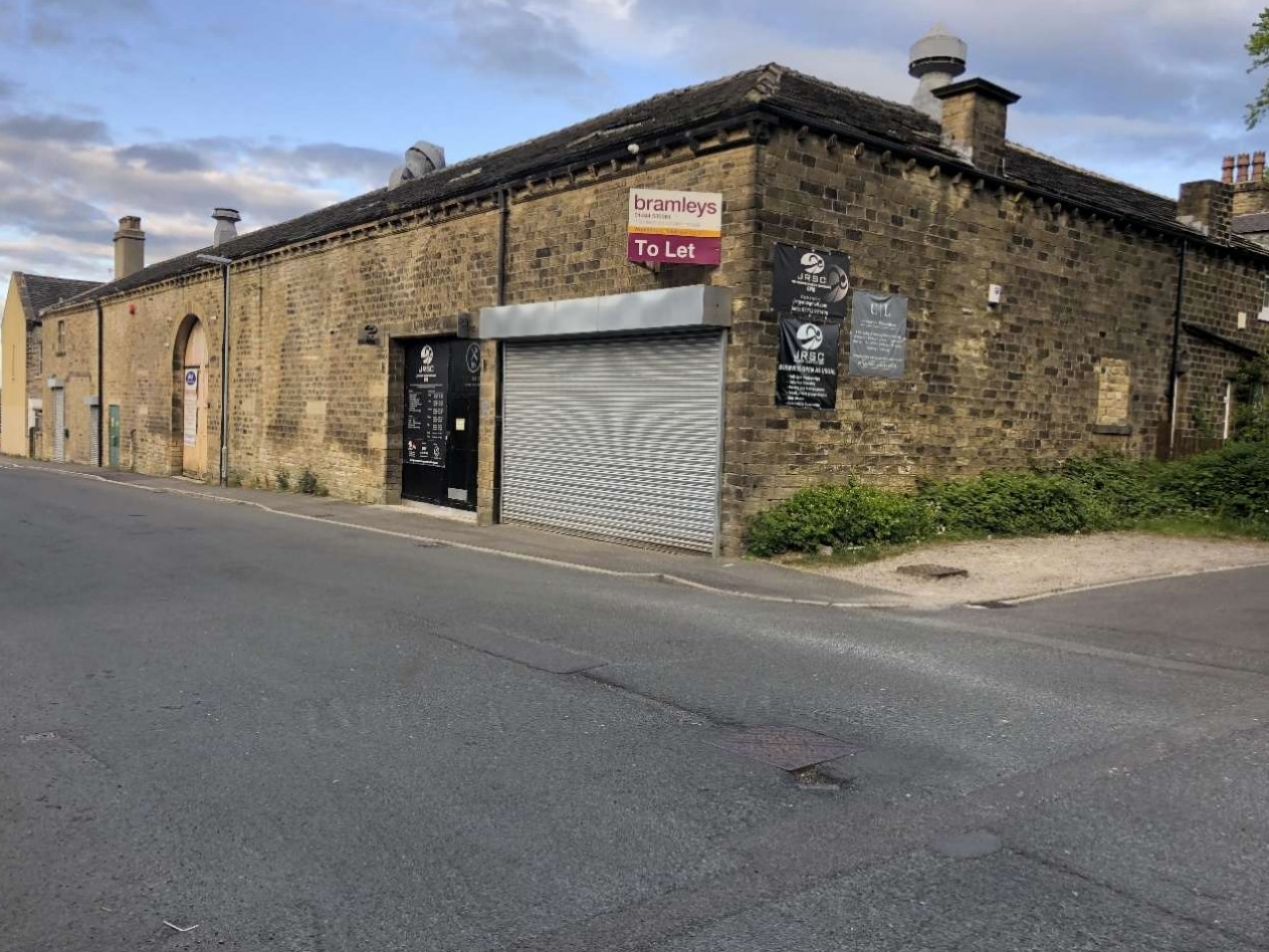 1 Ruth St, Huddersfield to rent Primary Photo- Image 1 of 2