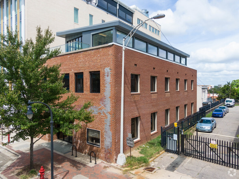 319 E Chapel Hill St, Durham, NC for rent - Primary Photo - Image 1 of 13