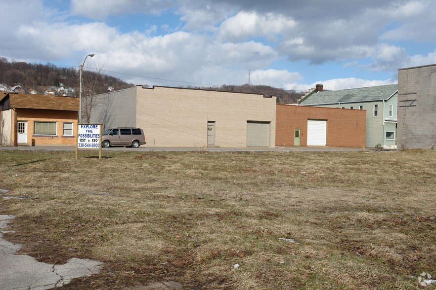 W 6th St, East Liverpool, OH for rent - Primary Photo - Image 1 of 1