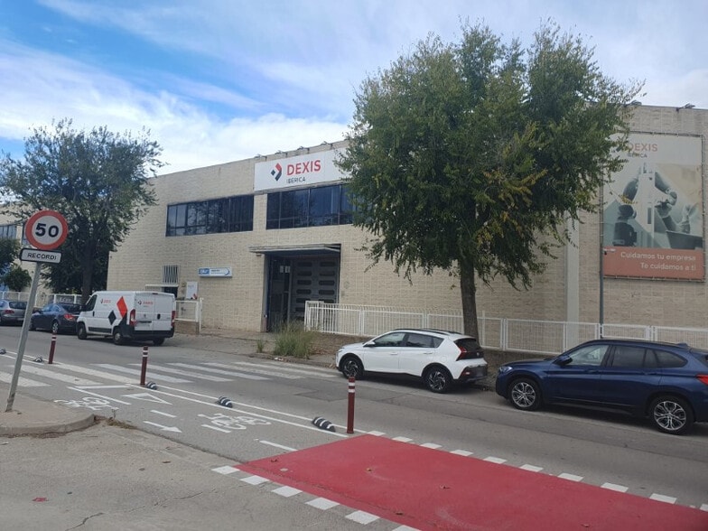 Industrial in L'Hospitalet de Llobregat, Barcelona to rent - Building Photo - Image 1 of 4