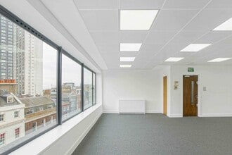 17C Curzon St, London to rent Interior Photo- Image 2 of 9