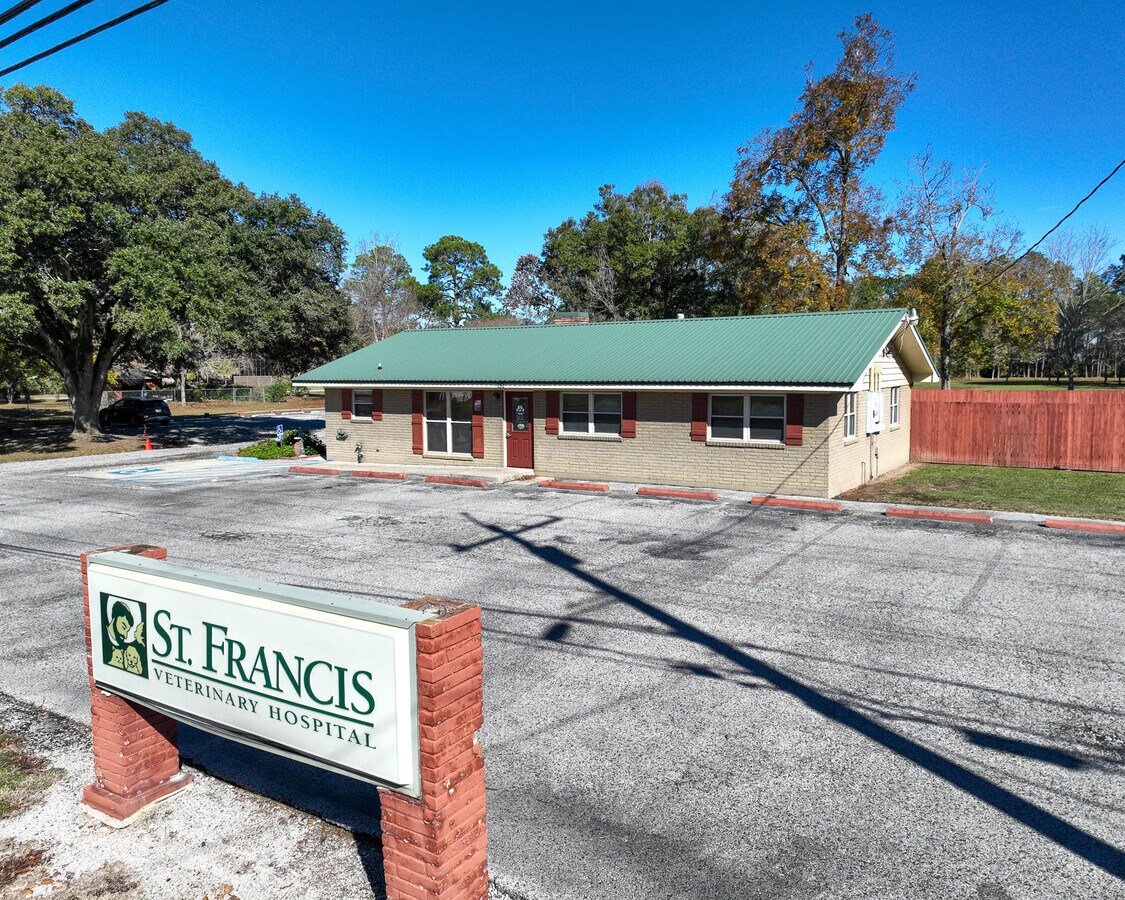 151 S Beadle Rd, Lafayette, LA 70508 St Francis Vet Hospital NNN
