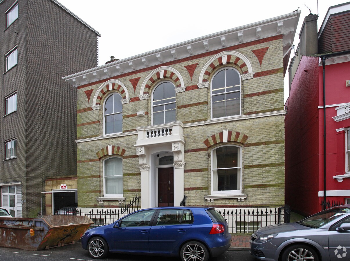 Dudley Rd, Tunbridge Wells, TN1 1LE UK