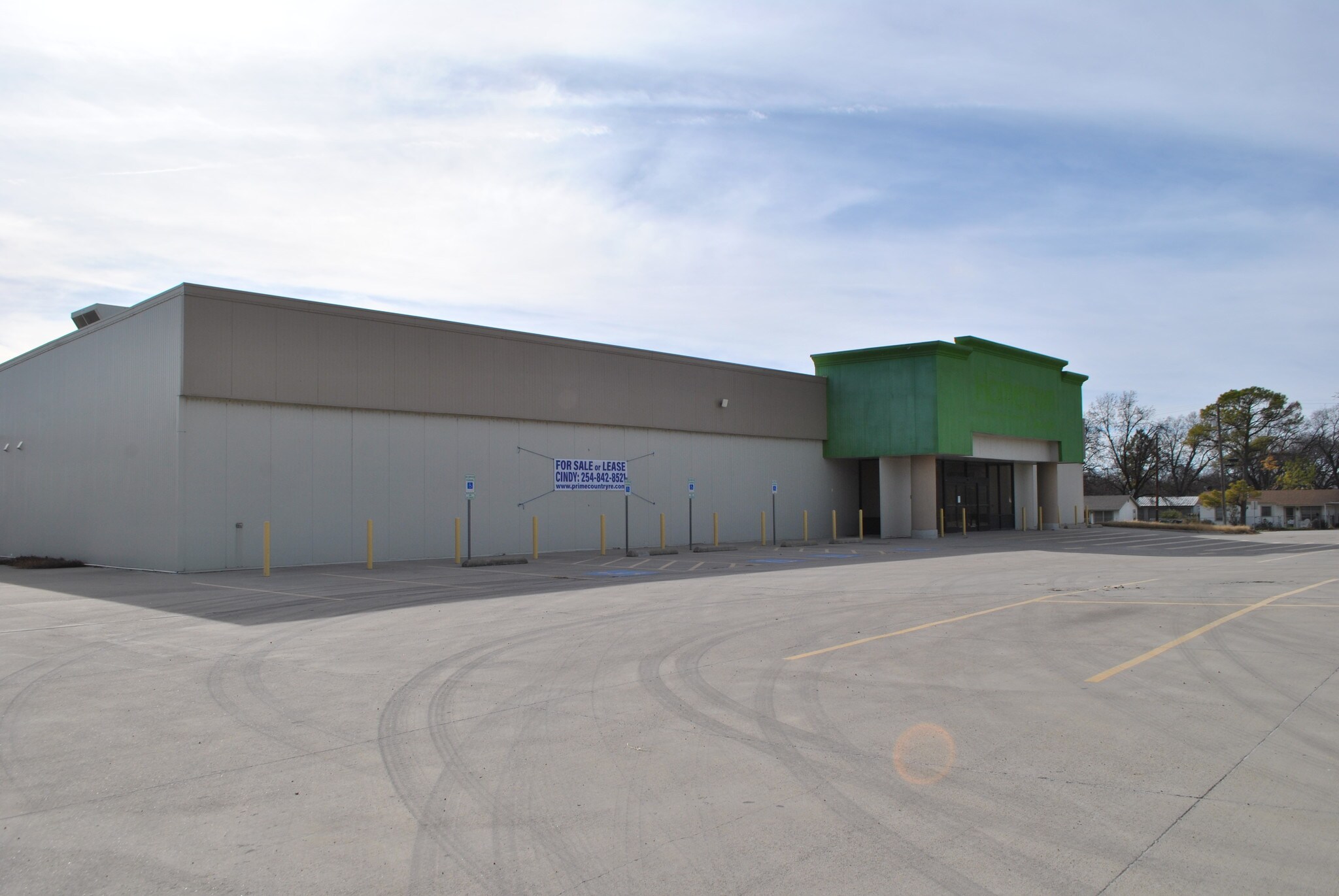 1300 E Central Ave, Comanche, TX for sale Primary Photo- Image 1 of 1