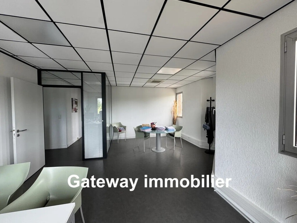 Location Bureaux 130 m² - Photo 1