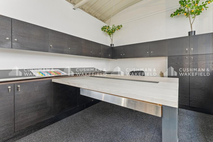 16 Rue Henri Barbusse, Clichy to rent - Building Photo - Image 3 of 14