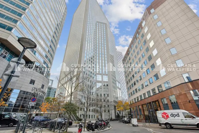 9-17 Allee De L'Arche, Courbevoie to rent - Building Photo - Image 3 of 33