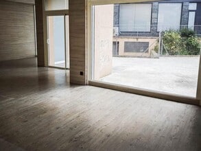 Retail in Olesa de Montserrat, Barcelona to rent Interior Photo- Image 2 of 17