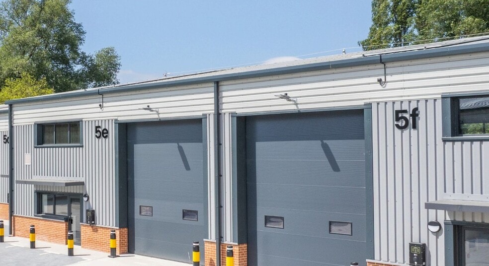 Greatbridge Rd, Romsey to rent - Building Photo - Image 2 of 5