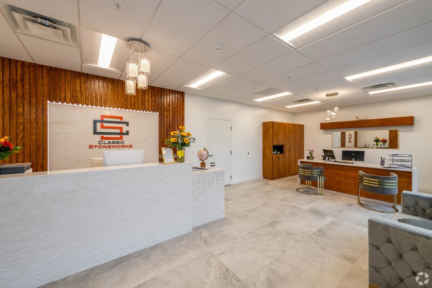 220 - 306 Innovative Way, Nashua, NH to rent - Interior Photo - Image 3 of 6