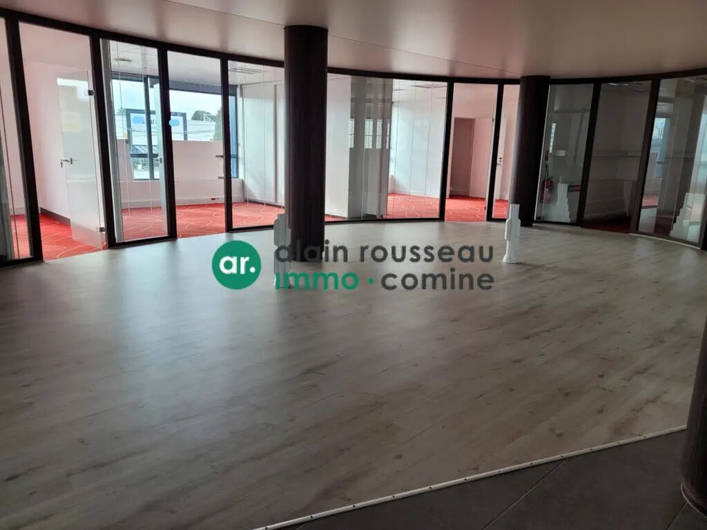 Location Bureaux 250 m² - Photo 1