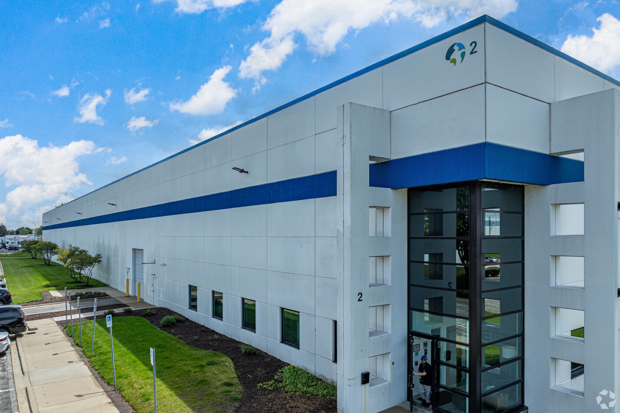 2 Gateway Ct, Bolingbrook, IL for sale Primary Photo- Image 1 of 1