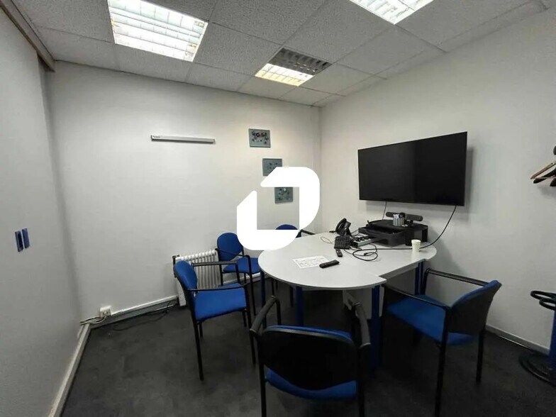 Light Industrial in Vitry-sur-Seine to rent - Interior Photo - Image 3 of 11