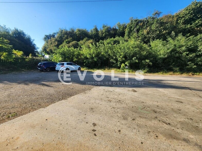 Light Industrial in Grenay to rent - Building Photo - Image 3 of 18