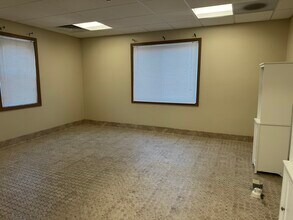 605 Chase Blvd, Sun Prairie, WI to rent Building Photo- Image 2 of 12