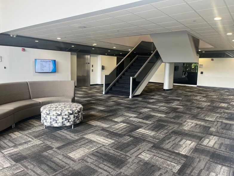 375 Bishops Way, Brookfield, WI to rent - Interior Photo - Image 1 of 2