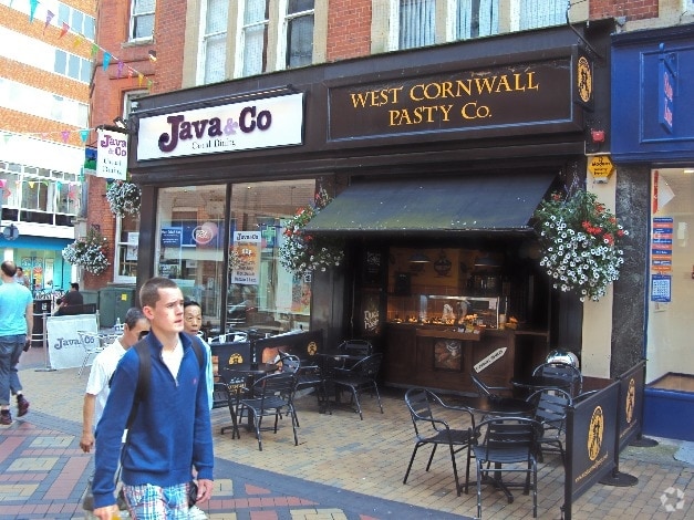 47-47A High St, Maidenhead to rent - Building Photo - Image 3 of 6