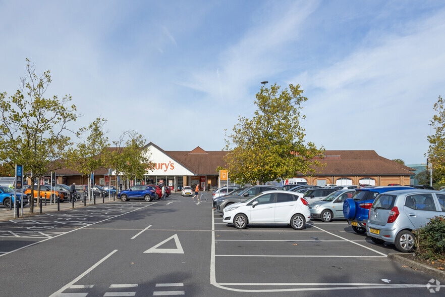 9-14 Campus 5, Letchworth Garden City to rent - Building Photo - Image 3 of 4