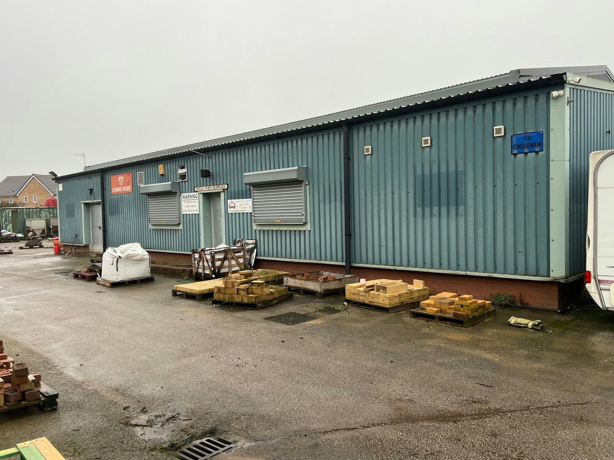 Elder Rd, Stoke On Trent to rent Building Photo- Image 1 of 11