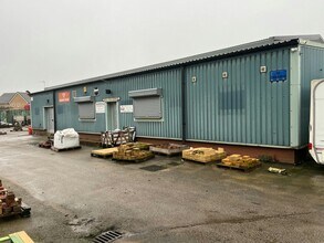 Elder Rd, Stoke On Trent to rent Building Photo- Image 1 of 11