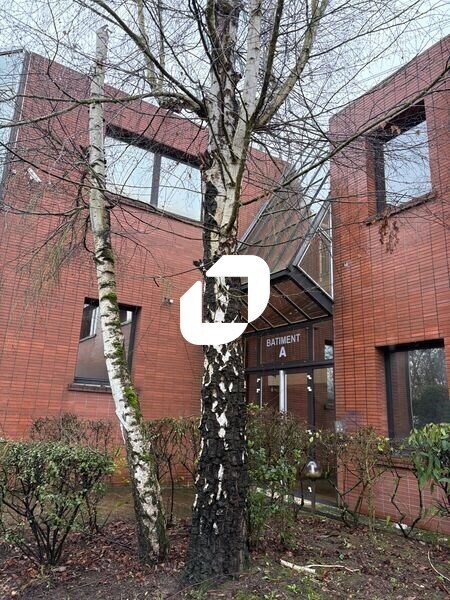 Office in Igny to rent Building Photo- Image 1 of 16