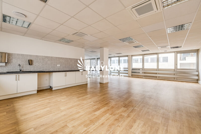 Office in Levallois-Perret to rent Interior Photo- Image 1 of 14