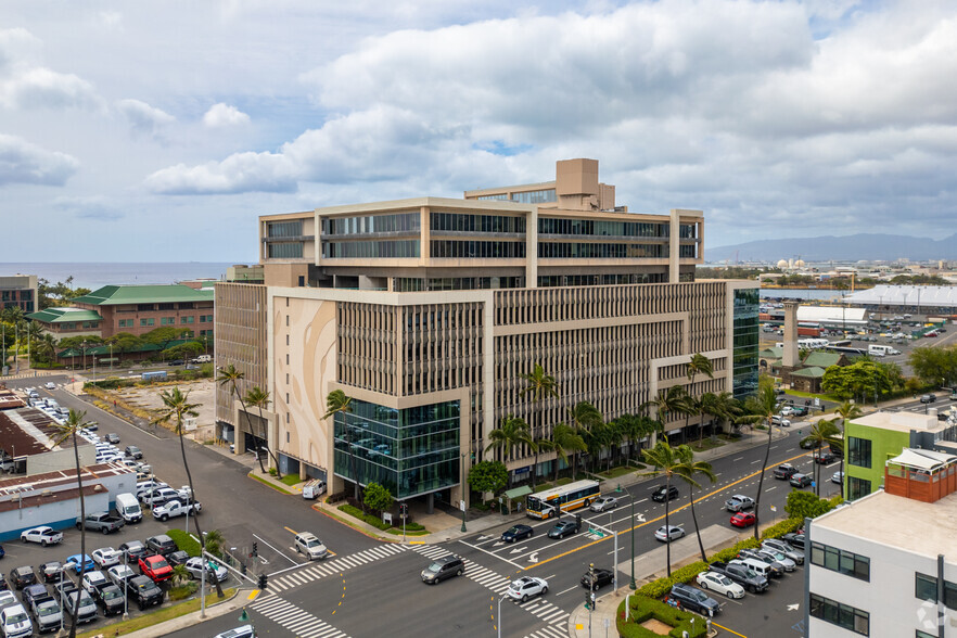 677 Ala Moana Blvd, Honolulu, HI for rent - Building Photo - Image 2 of 7