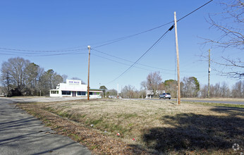 7390 S NC 55 Hwy, Willow Spring, NC for sale Primary Photo- Image 1 of 1