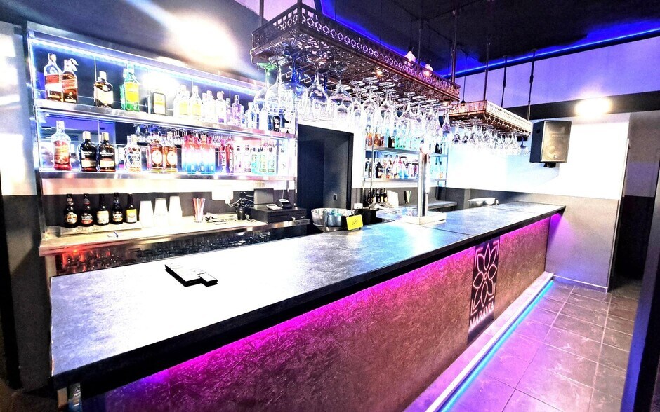 Retail in València, Valencia for sale - Building Photo - Image 2 of 28