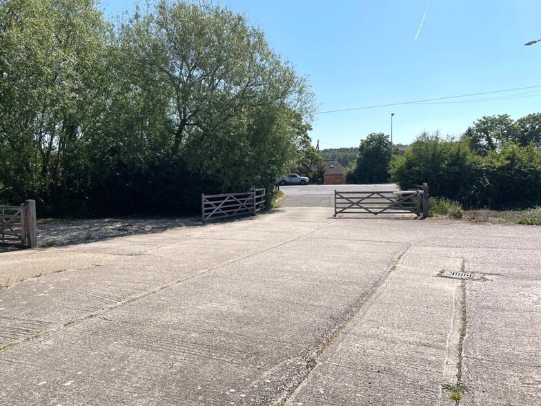 Bath Rd, Reading to rent - Building Photo - Image 3 of 3