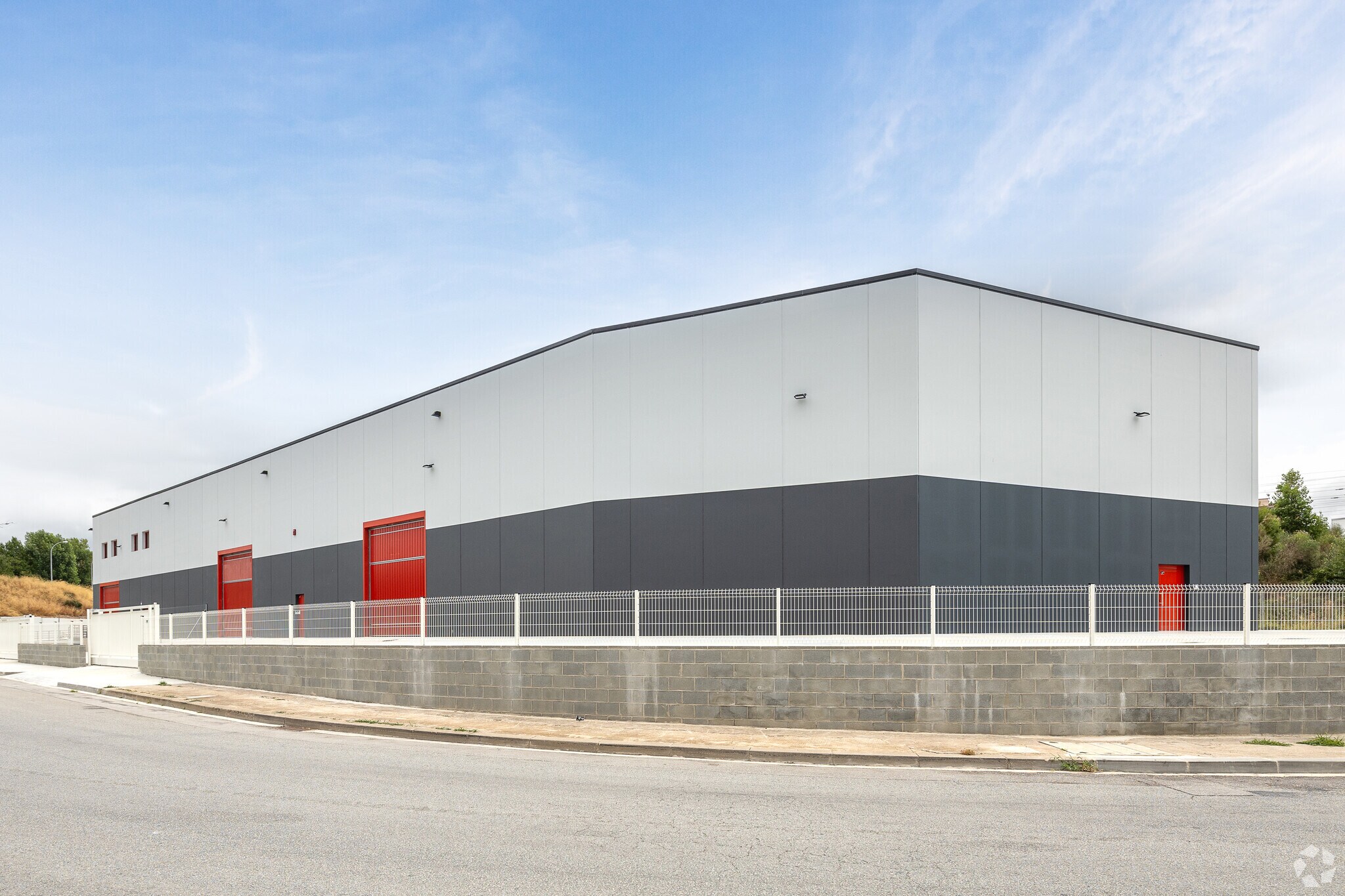 Industrial in Montornès del Vallès, Barcelona to rent Primary Photo- Image 1 of 5