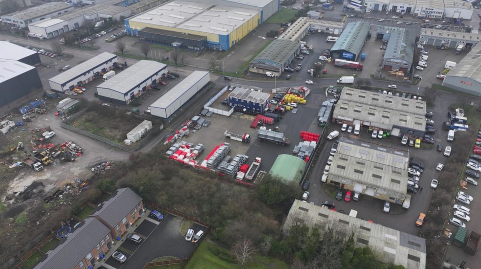 Unit B1 Castle Rd, Sittingbourne to rent - Aerial - Image 2 of 3
