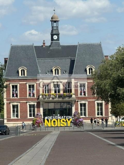 Office in Noisy Le Grand for sale Building Photo- Image 1 of 7