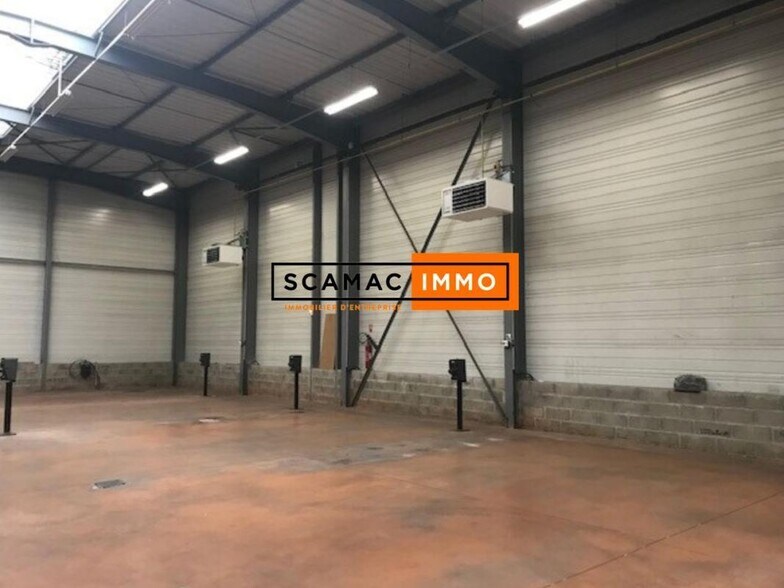 Industrial in Nanterre to rent - Interior Photo - Image 2 of 5