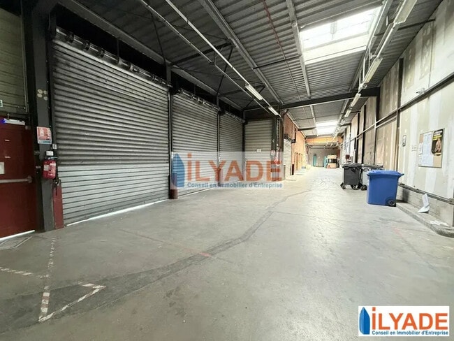 Location Entrepôt 797 m²