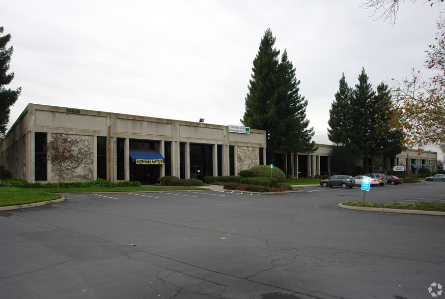 11415 Folsom Blvd, Rancho Cordova, CA for rent - Building Photo - Image 3 of 6